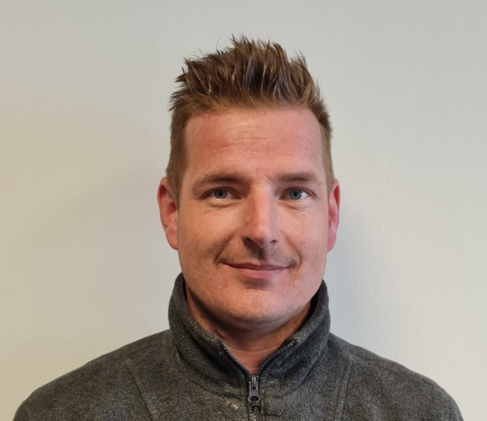Gene Pels, Meewerkend uitvoerder